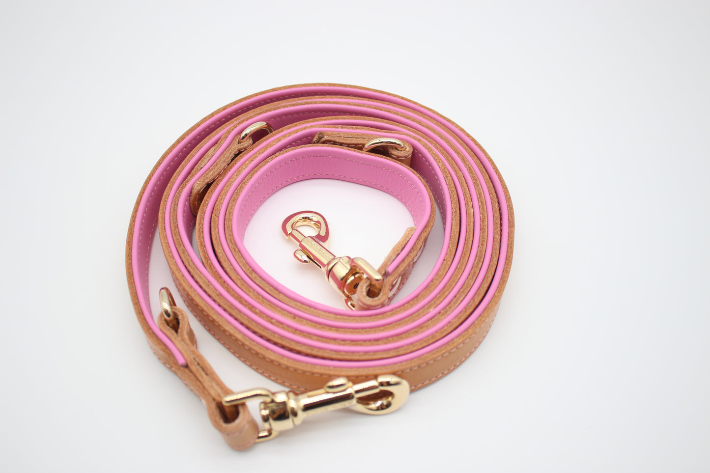 FinestPaw_Leine_Soft_Komfort_Fuehrleine_beige-rosa_all_all_gold_gerollt