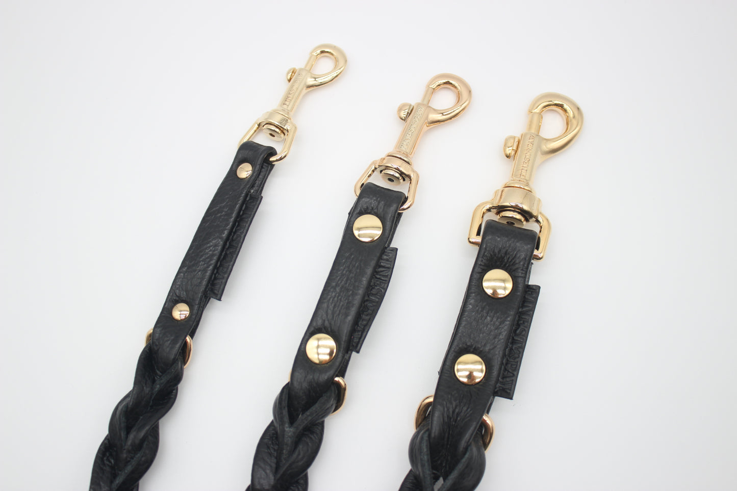 FinestPaw_Leine_Vollgeflochten_Fuehrleine_schwarz_all_all_gold_3karabiner