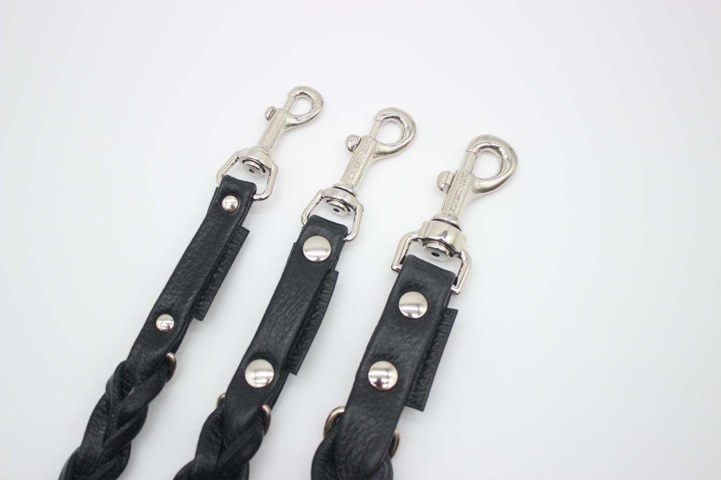 FinestPaw_Leine_Vollgeflochten_Fuehrleine_schwarz_all_all_silber_3karabiner