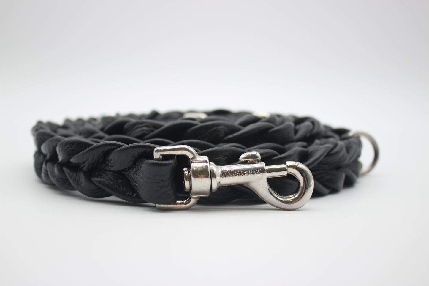 FinestPaw_Leine_Vollgeflochten_Fuehrleine_schwarz_all_all_silber_front