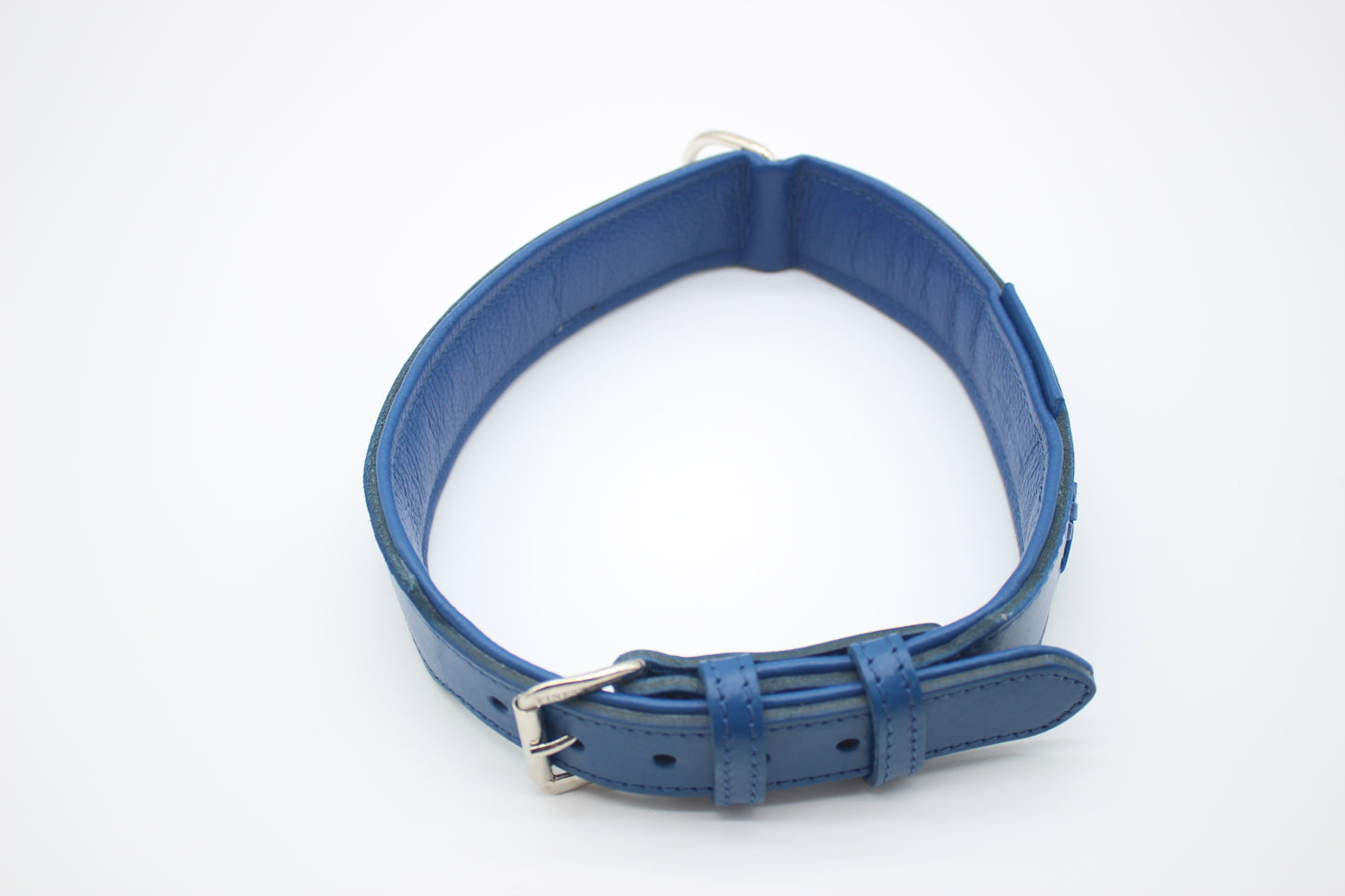 FinestPaw_Halsband_Flechtkunst_royalblau_m_silber_oben