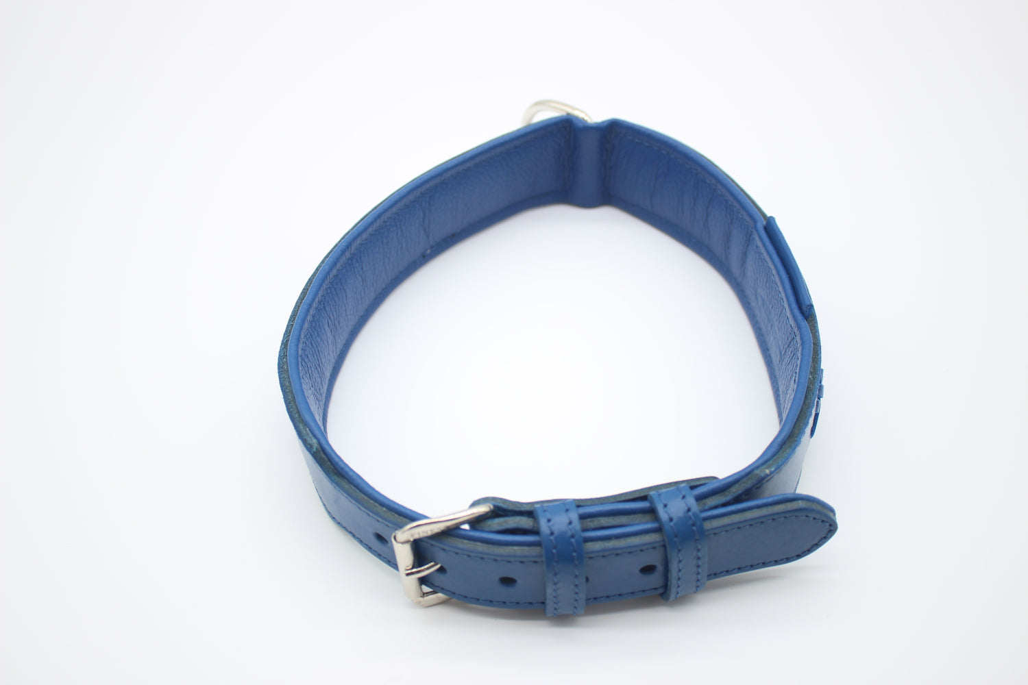 FinestPaw_Halsband_Flechtkunst_royalblau_m_silber_oben