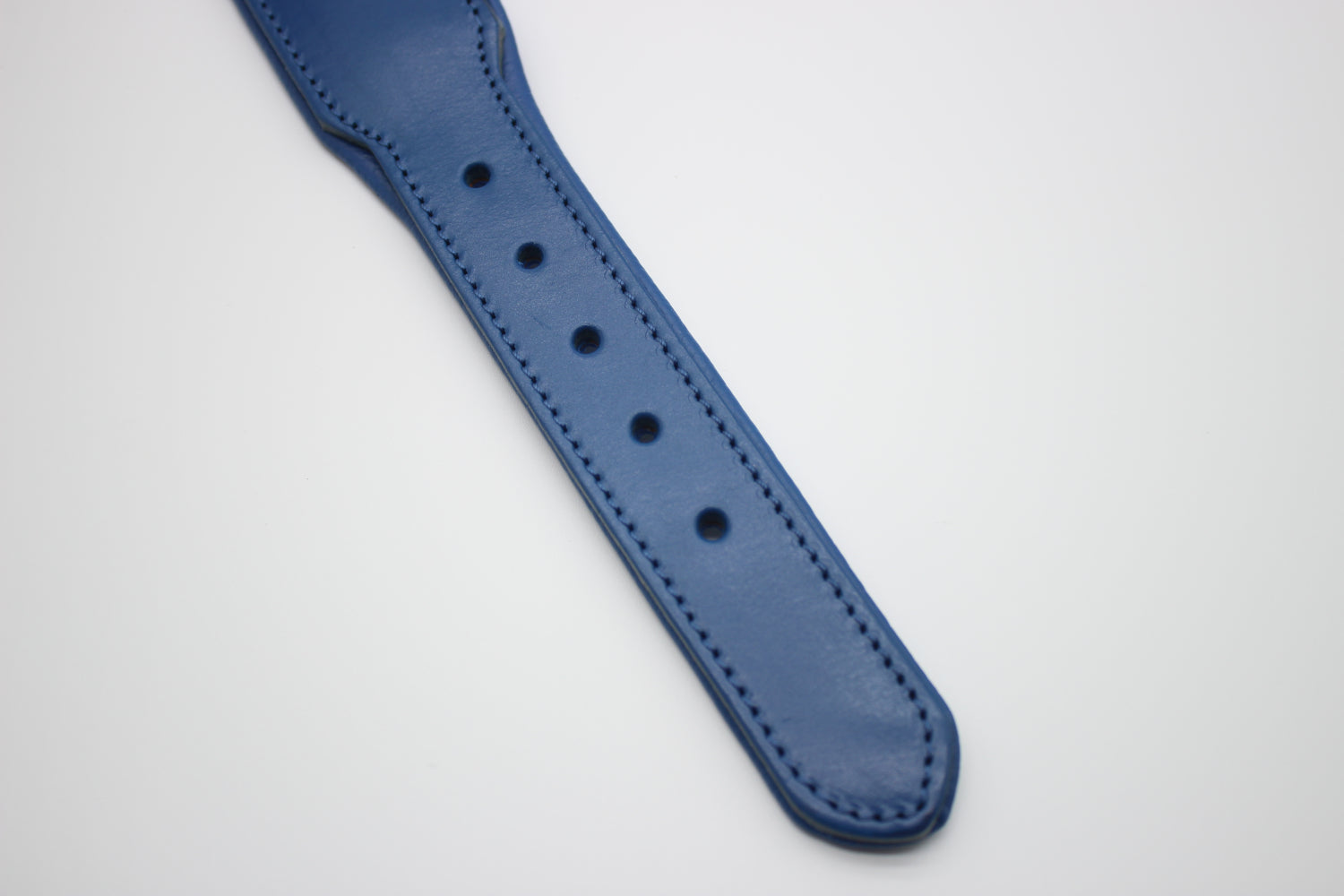 FinestPaw_Halsband_Flechtkunst_royalblau_xxl_all_loecher