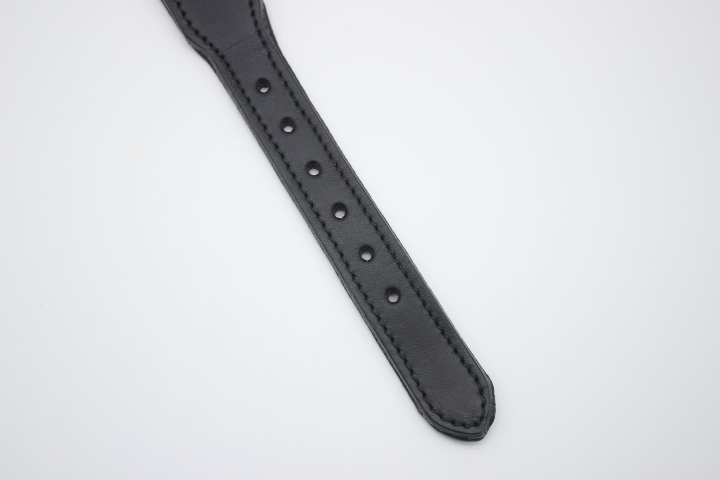 FinestPaw_Halsband_Flechtkunst_schwarz_m_all_loecher