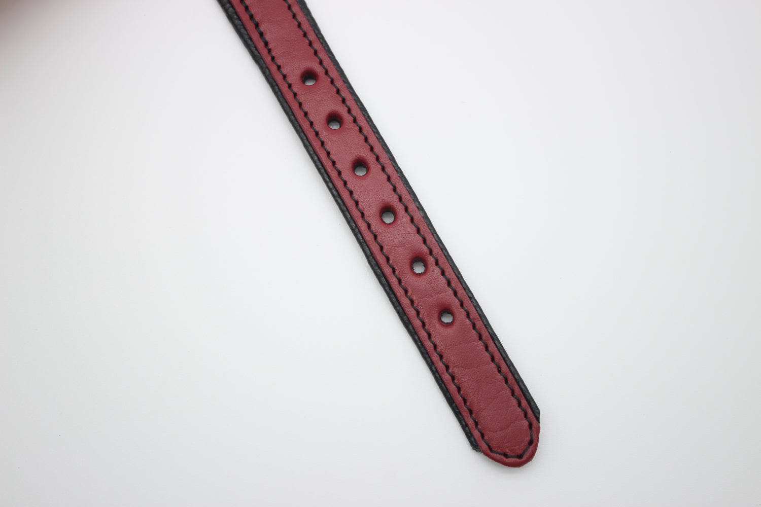 FinestPaw_Halsband_Soft_Komfort_rot-schwarz_xs_all_loecher