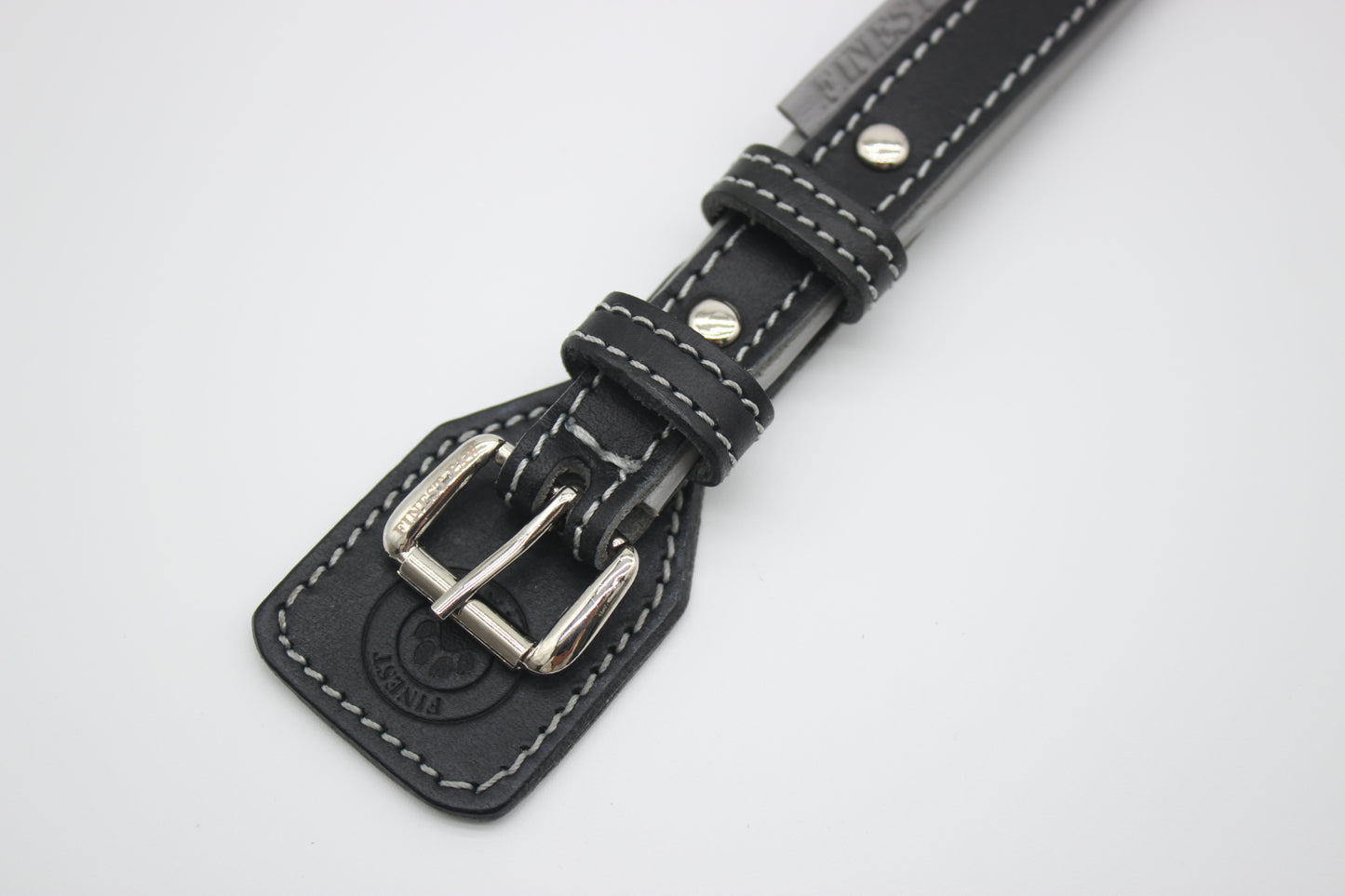 FinestPaw_Halsband_Soft_Komfort_schwarz-grau_m_silber_schnalle