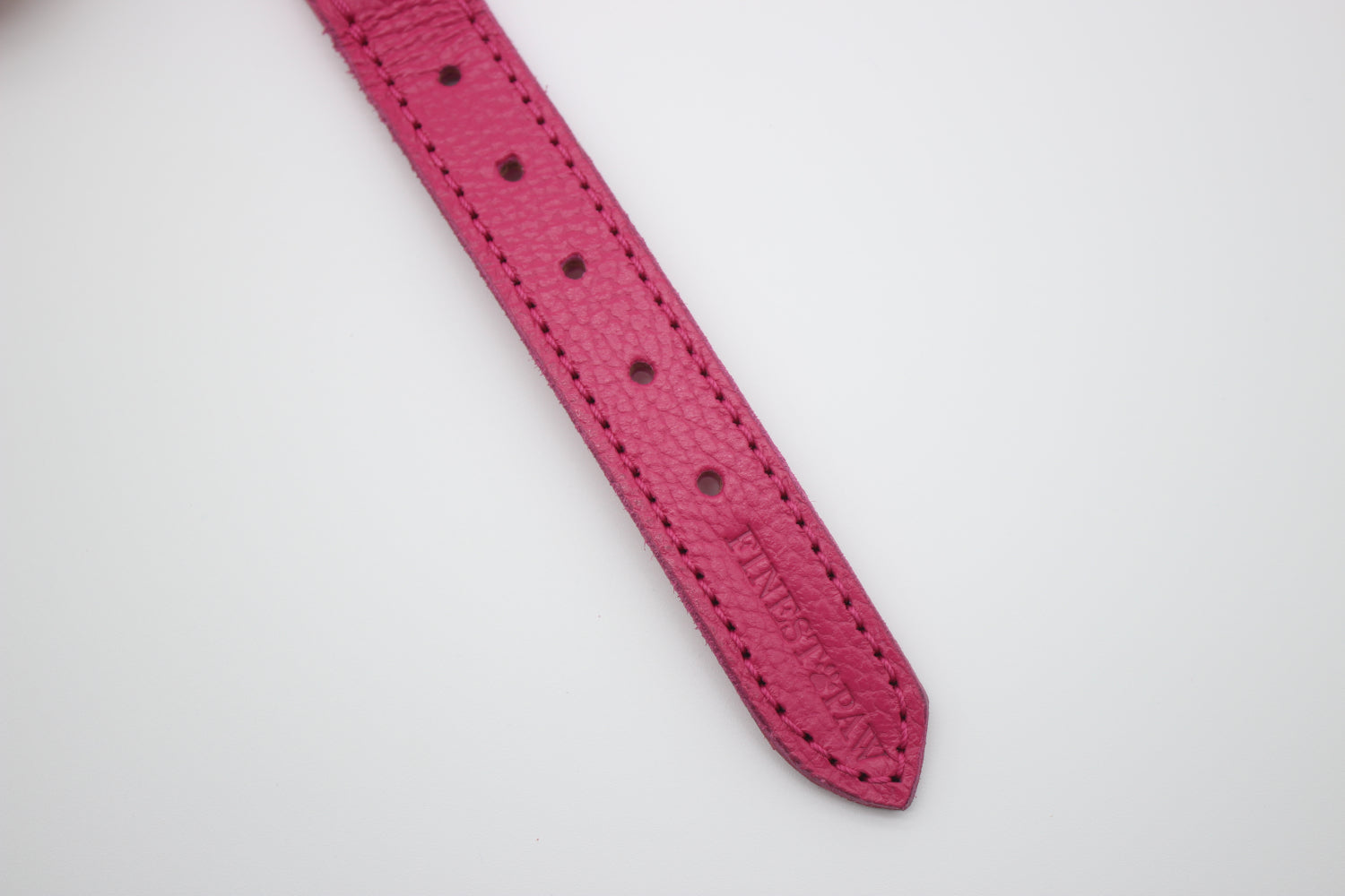 FinestPaw_Halsband_Vollgeflochten_pink_m_all_loecher