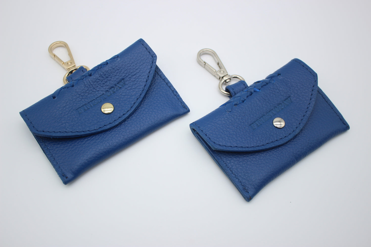 FinestPaw_Hundetuetenhalter_Flechtkunst_Slim_royal-blau_all_goldsilber