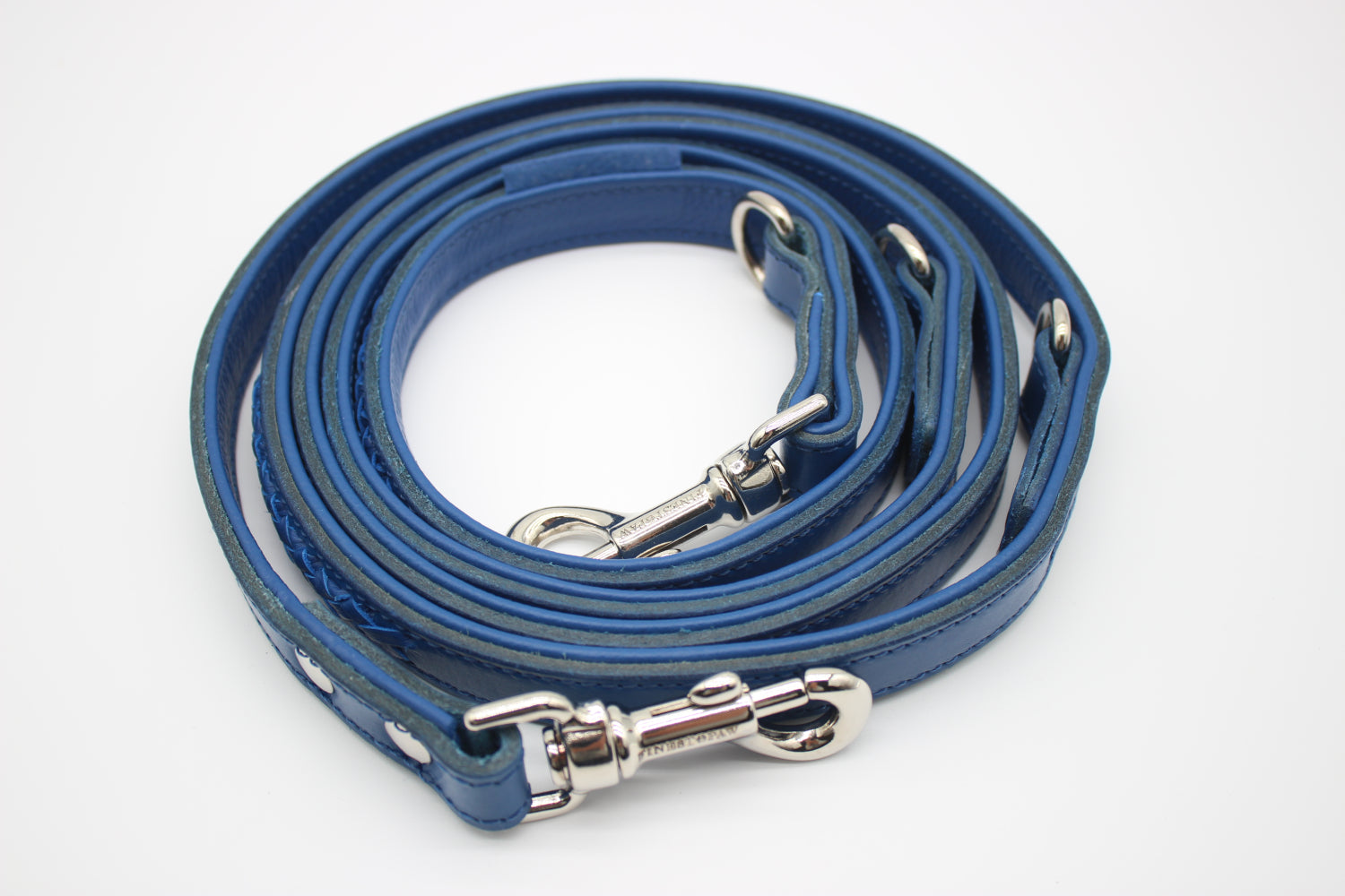 FinestPaw_Leine_Flechtkunst_Fuehrleine_royalblau_all_all_silber_oben