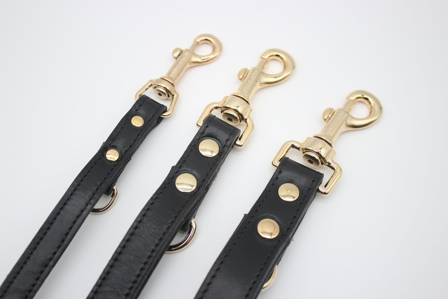 FinestPaw_Leine_Flechtkunst_Fuehrleine_schwarz_all_all_gold_3karabiner