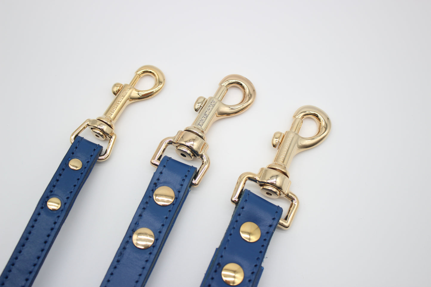 FinestPaw_Leine_Flechtkunst_Kurzleine_royalblau_all_all_gold_3karabiner