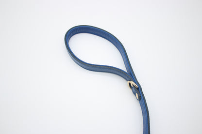 FinestPaw_Leine_Flechtkunst_Kurzleine_royalblau_all_all_gold_handschlaufe2