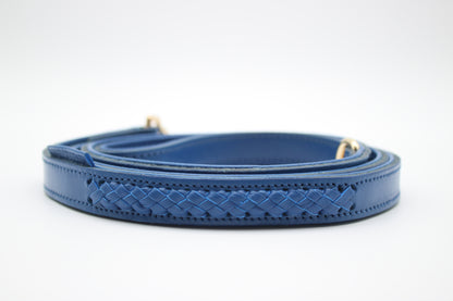 FinestPaw_Leine_Flechtkunst_Kurzleine_royalblau_all_all_gold_logo