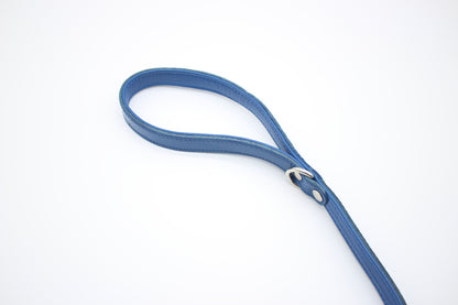 FinestPaw_Leine_Flechtkunst_Kurzleine_royalblau_all_all_silber_handschlaufe2