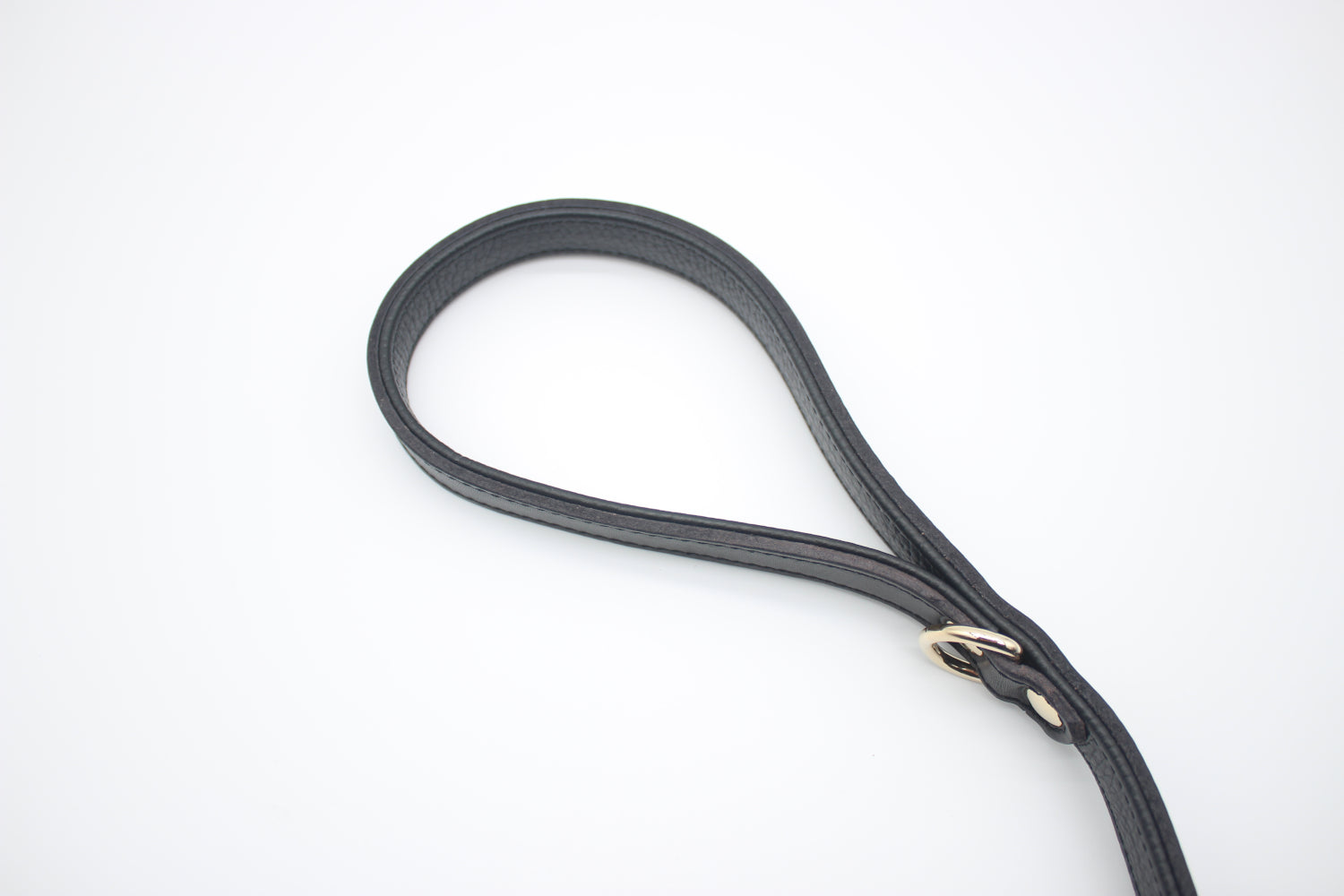 FinestPaw_Leine_Flechtkunst_Kurzleine_schwarz_all_1.5cm_gold_handschlaufe