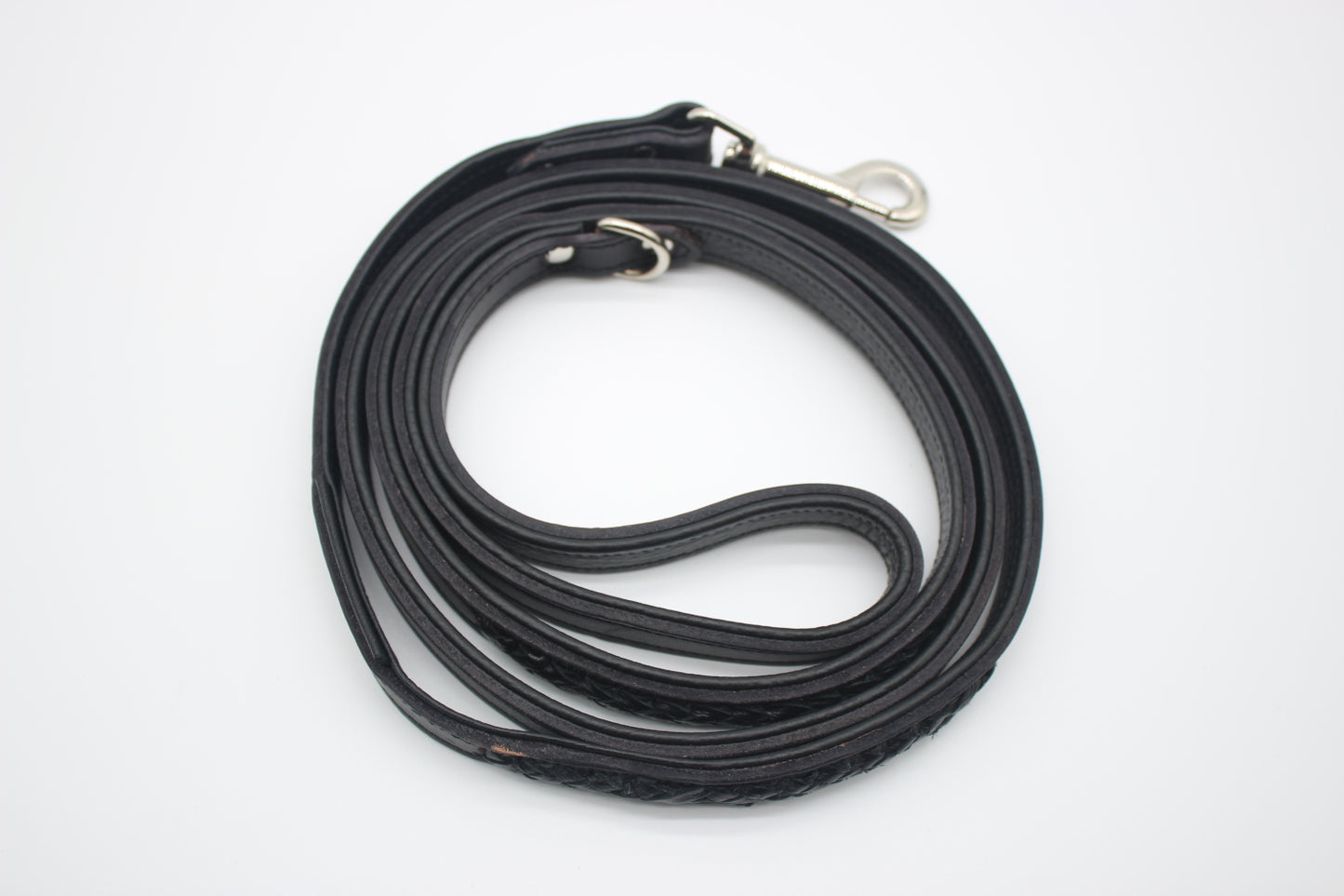 FinestPaw_Leine_Flechtkunst_Kurzleine_schwarz_all_all_silber_oben