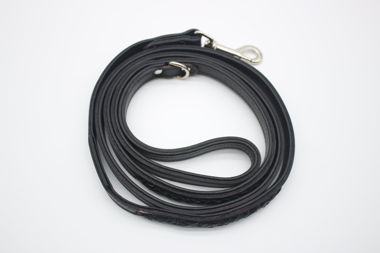 FinestPaw_Leine_Flechtkunst_Kurzleine_schwarz_all_all_silber_oben