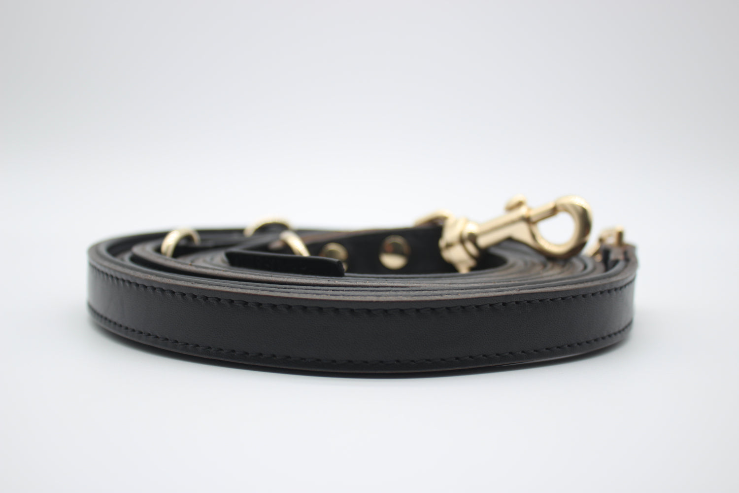 FinestPaw_Leine_Klassik_Premium_Fuehrleine_schwarz_all_2.0cm_gold_logo