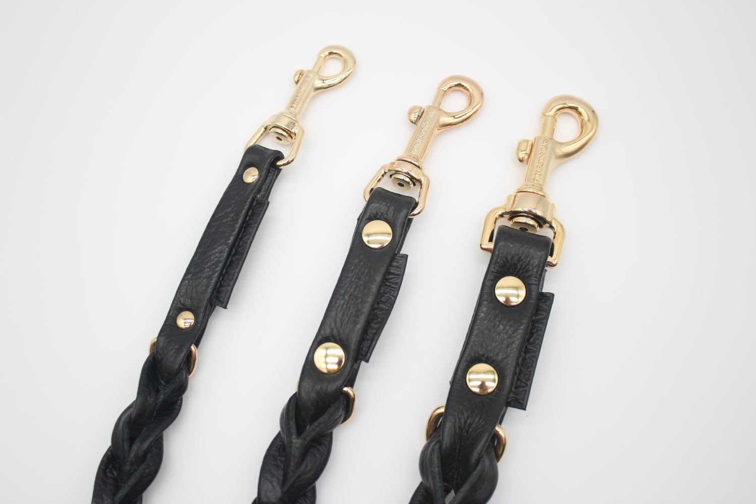 FinestPaw_Leine_Vollgeflochten_Fuehrleine_schwarz_all_all_gold_3karabiner